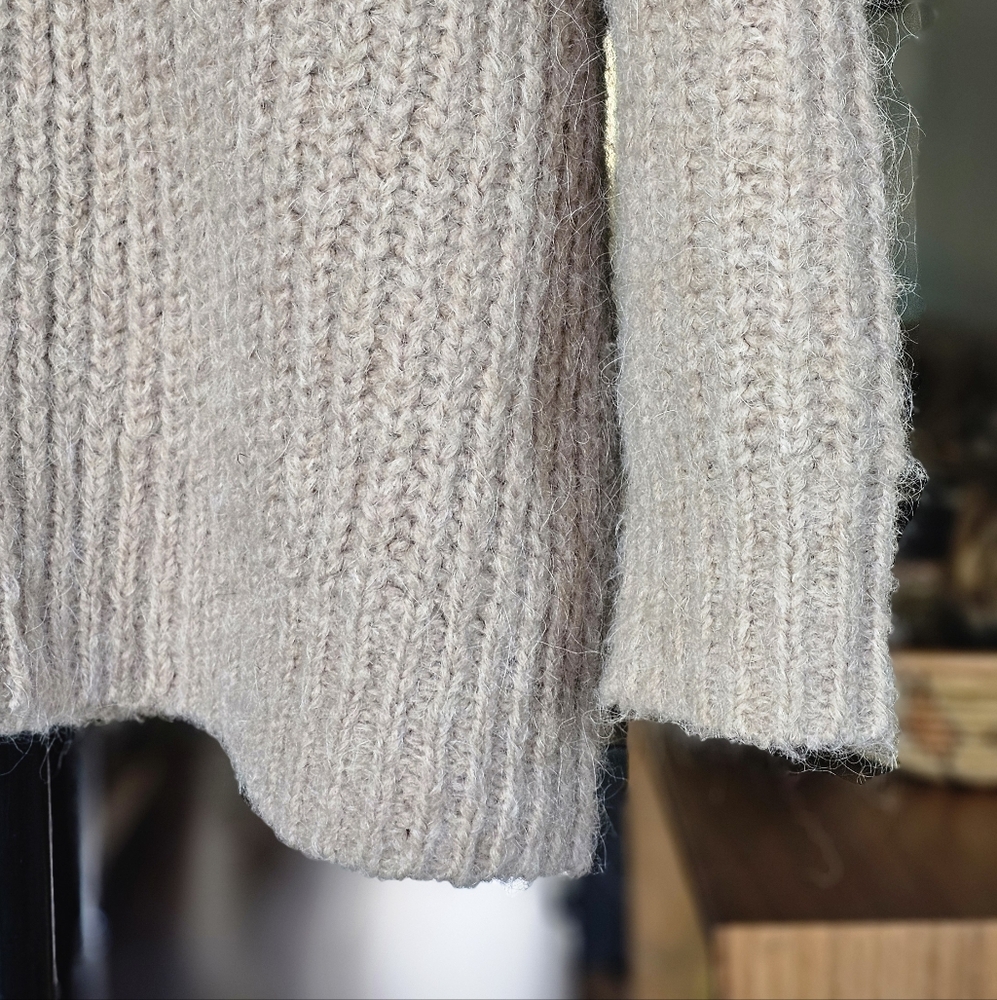 Jenni Kayne Cocoon V Neck Cardigan Sweater - Picture 4 of 11